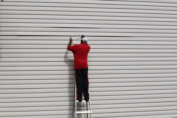 Cost of Loose Siding Repair in Glen Allen