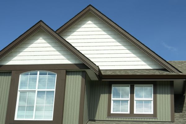 Cost of Vertical Vinyl Siding Repair in Glen Allen