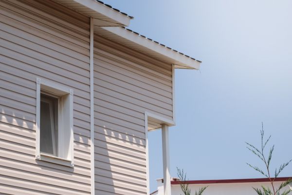Cost of Vinyl Siding Hole Repair in Glen Allen